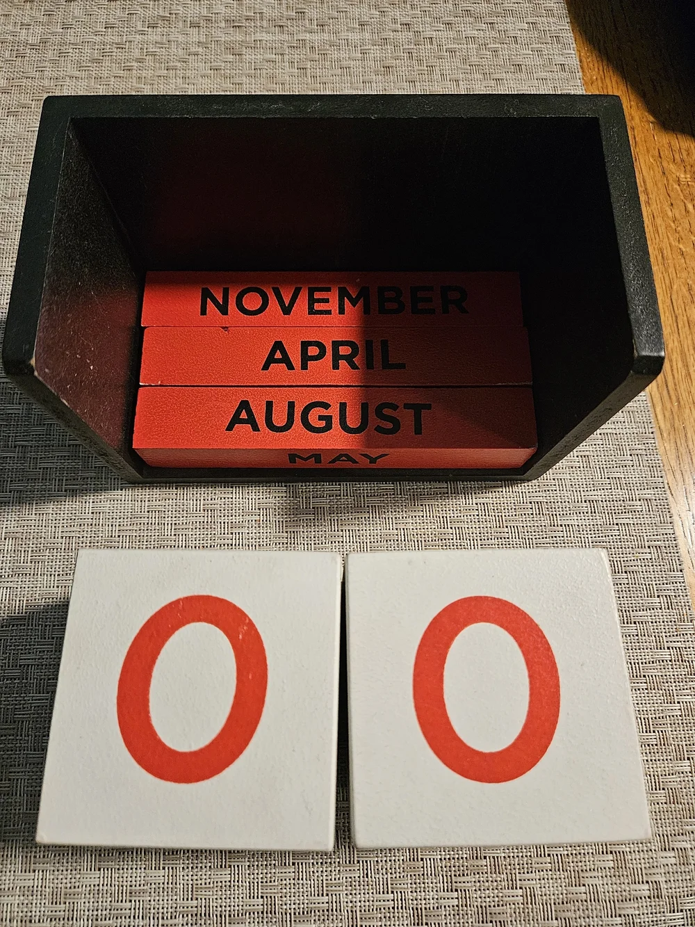 Wooden Perpetual Desk Calendar - Red & White